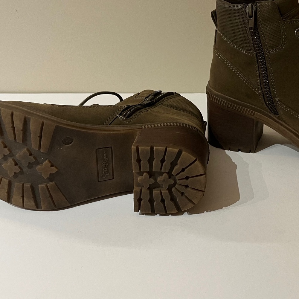 Crown Vintage Sage Ladies Ankle Height Boots - Size 8 - Picture 3 of 3